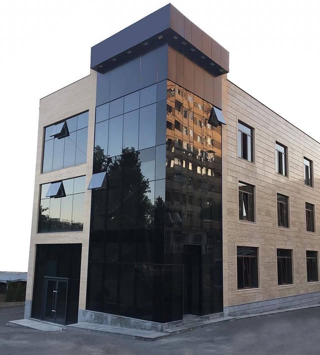 Glass and stone facade by HP PROF
